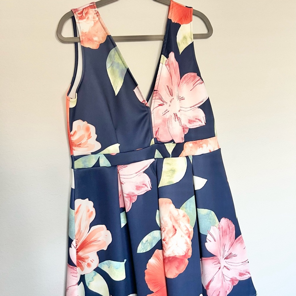 Boohoo Plus Floral V Neck Dress Fit Flare Knee Length Date Wedding Size 16